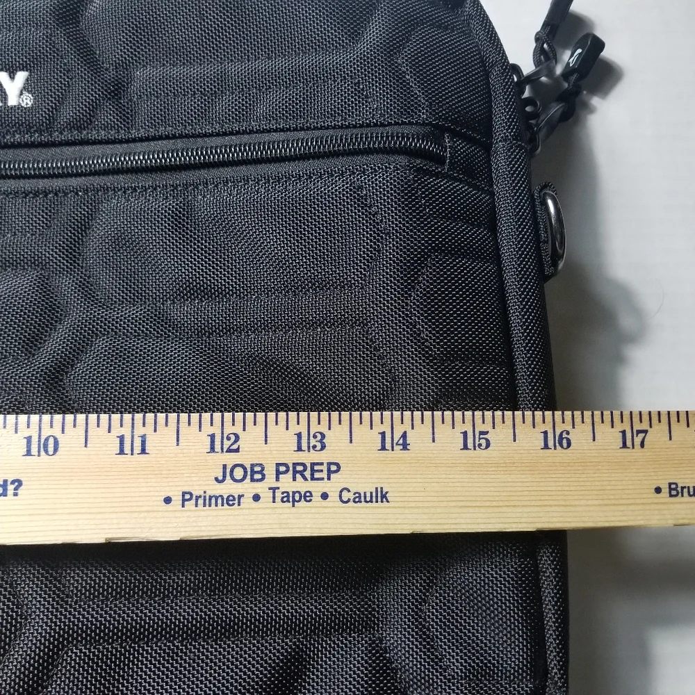 LIKE NEW HUSKY HEAVY DUTY BRIEFCASE